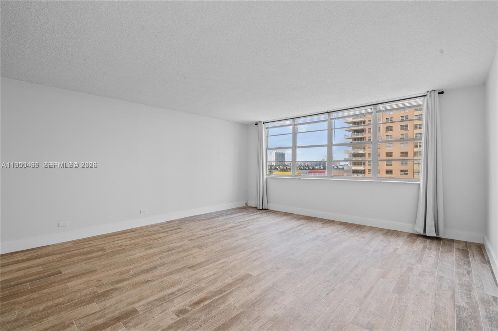 WINSTON TOWERS 100 CONDO · #410 in Sunny Isles Beach - Photo 6