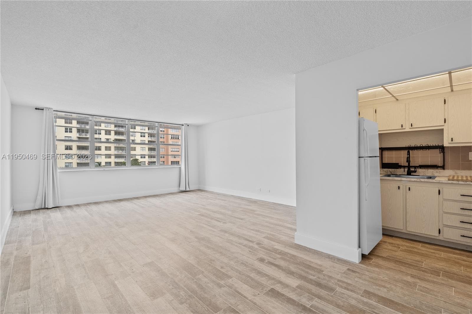 WINSTON TOWERS 100 CONDO · #410 in Sunny Isles Beach - Photo 16