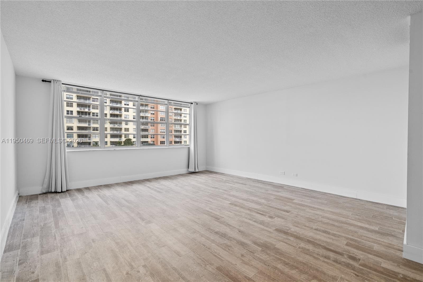 WINSTON TOWERS 100 CONDO · #410 in Sunny Isles Beach - Photo 5
