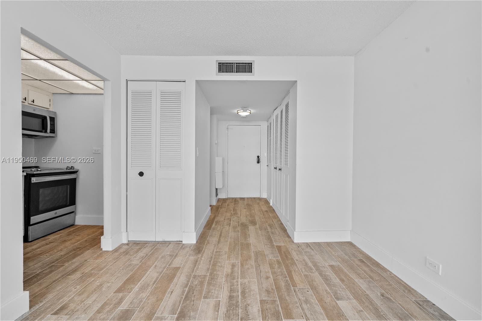 WINSTON TOWERS 100 CONDO · #410 in Sunny Isles Beach - Photo 8