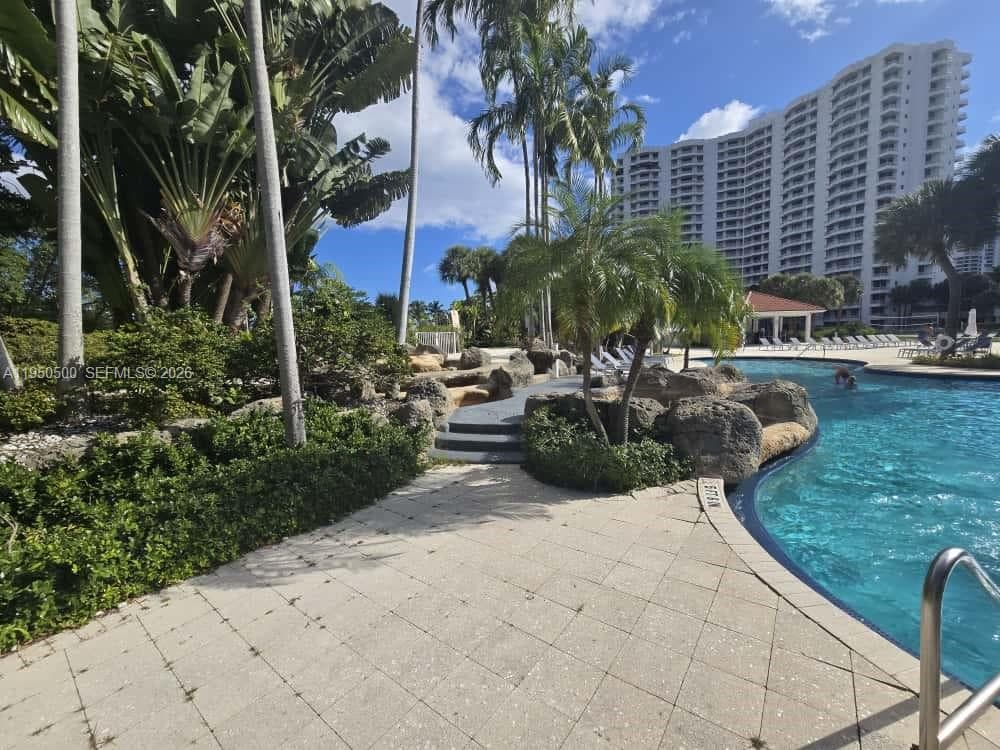 PARC CENTRAL SOUTH · #1202 in Aventura - Photo 3