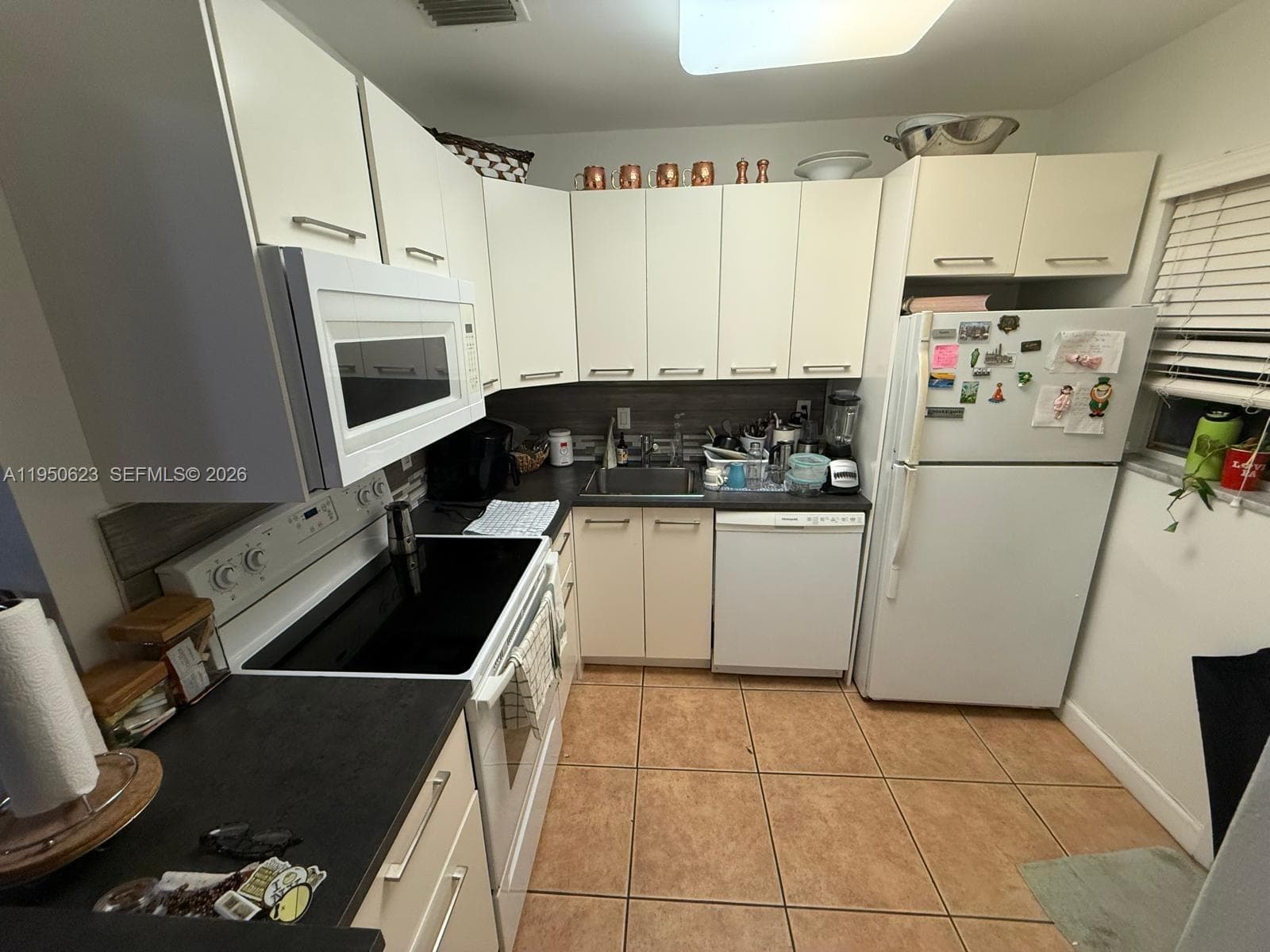 GOLDEN ISLES CONDO APTS · #317 in Hallandale Beach - Photo 4