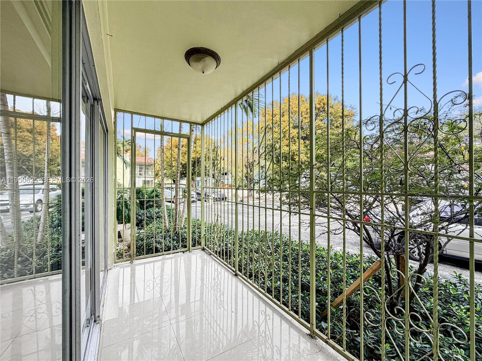 POINT BAY NORTH CONDO · #9 in Miami - Photo 9