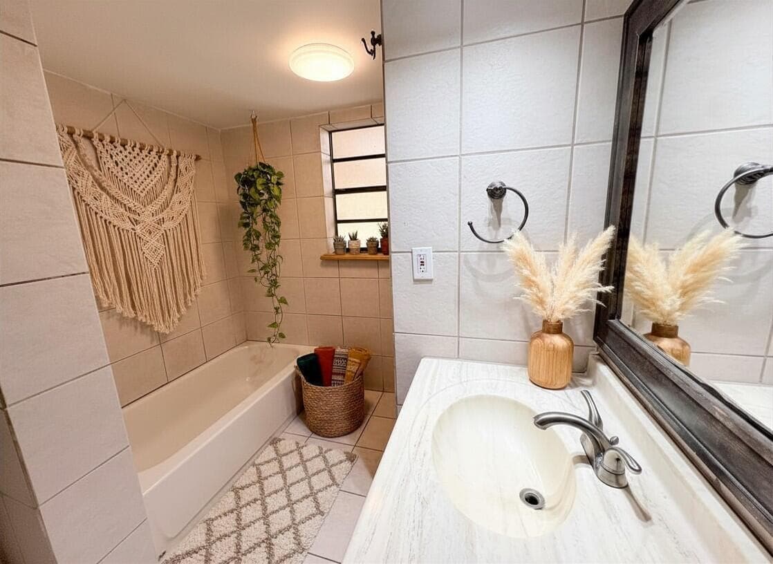 2 BATH