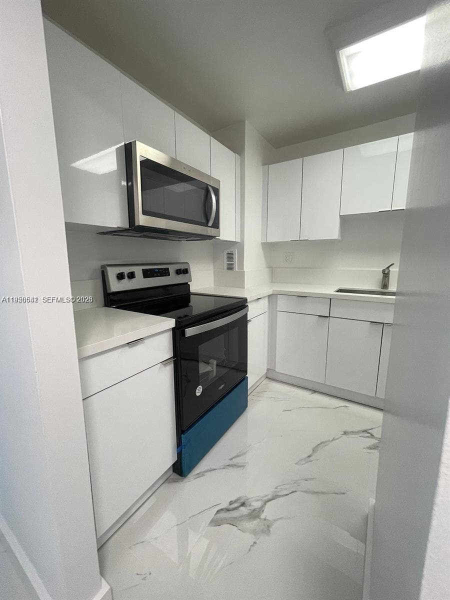 KENNEDY HOUSE CONDO · #2L in North Bay Village - Photo 9