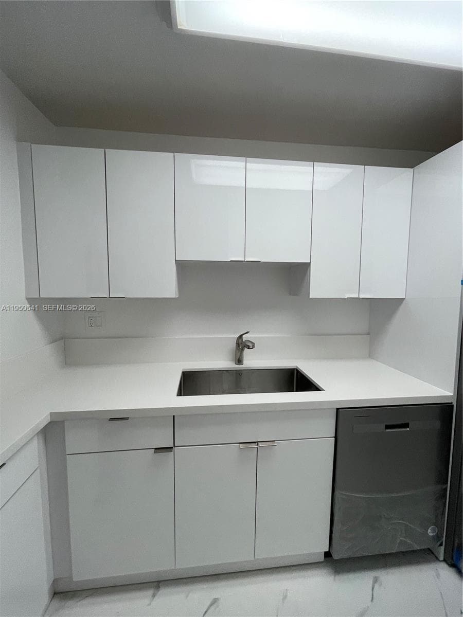 KENNEDY HOUSE CONDO · #2L in North Bay Village - Photo 8