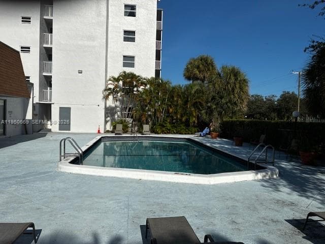 WOODSIDE APTS CONDO · #628 in North Miami Beach - Photo 2