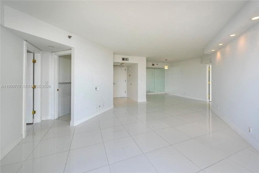 1000 ISL BLVD WILLIAMS IS · #2410 in Aventura - Photo 13