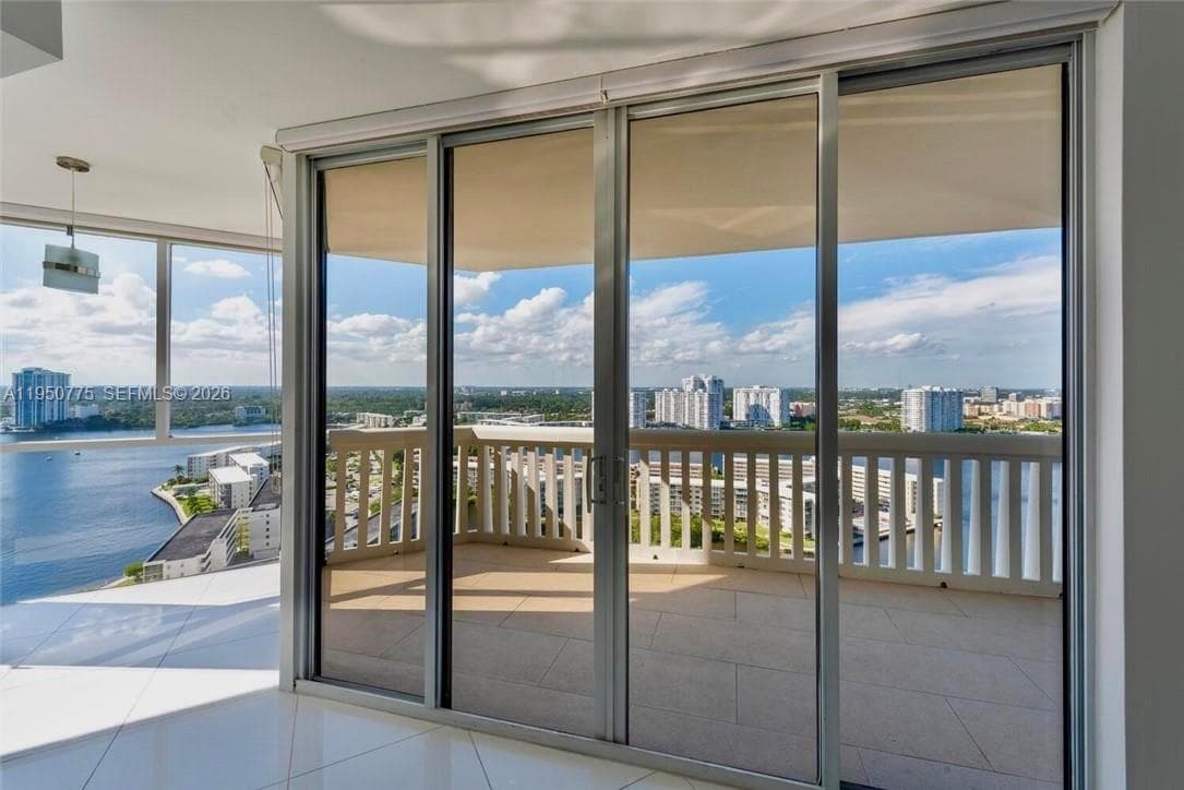 1000 ISL BLVD WILLIAMS IS · #2410 in Aventura - Photo 17