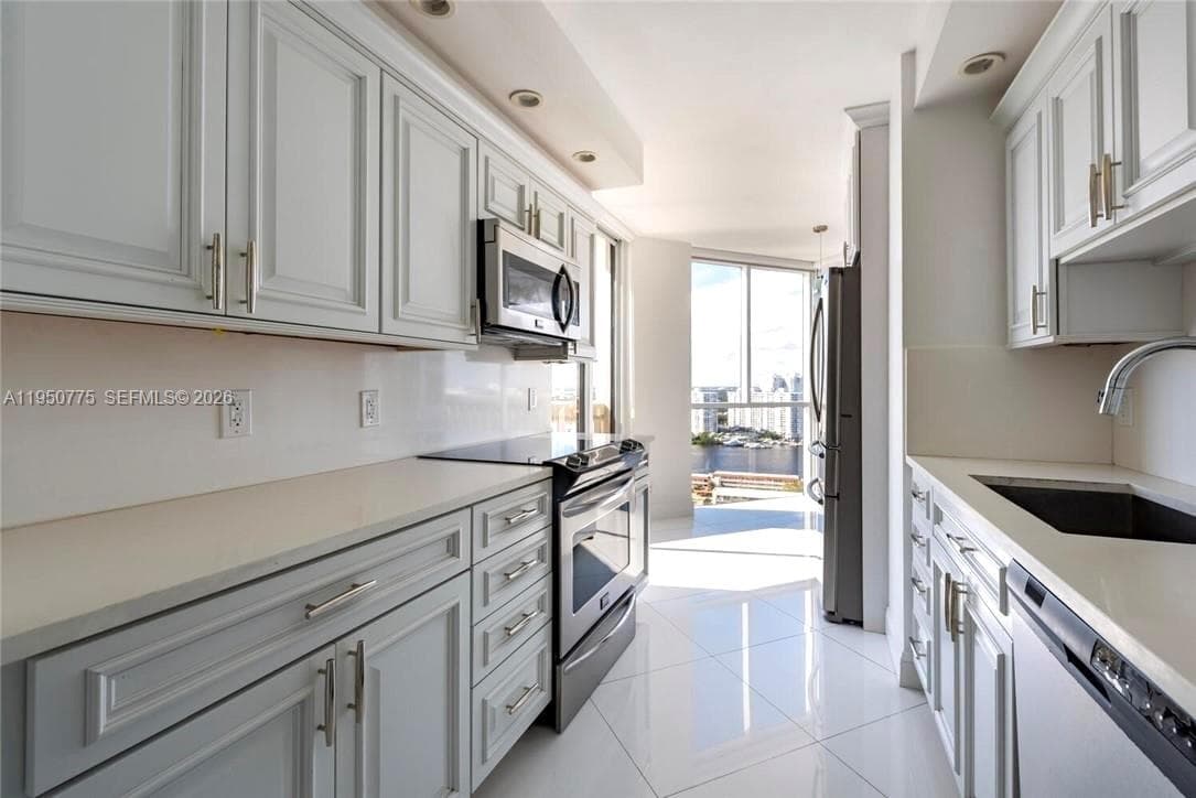 1000 ISL BLVD WILLIAMS IS · #2410 in Aventura - Photo 16