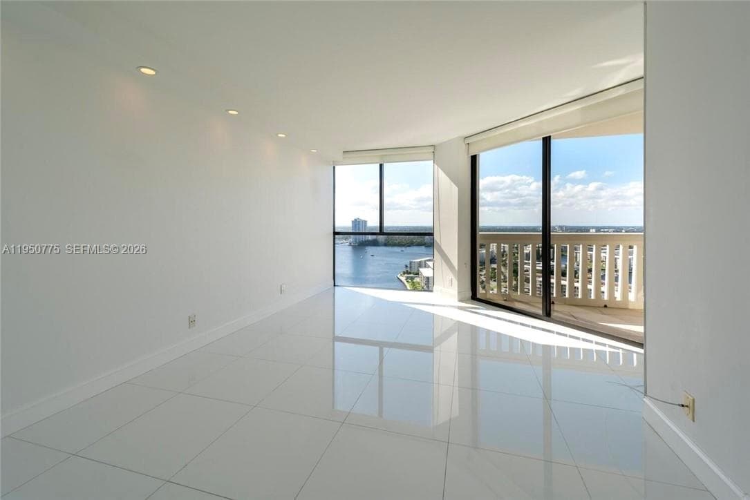 1000 ISL BLVD WILLIAMS IS · #2410 in Aventura - Photo 5