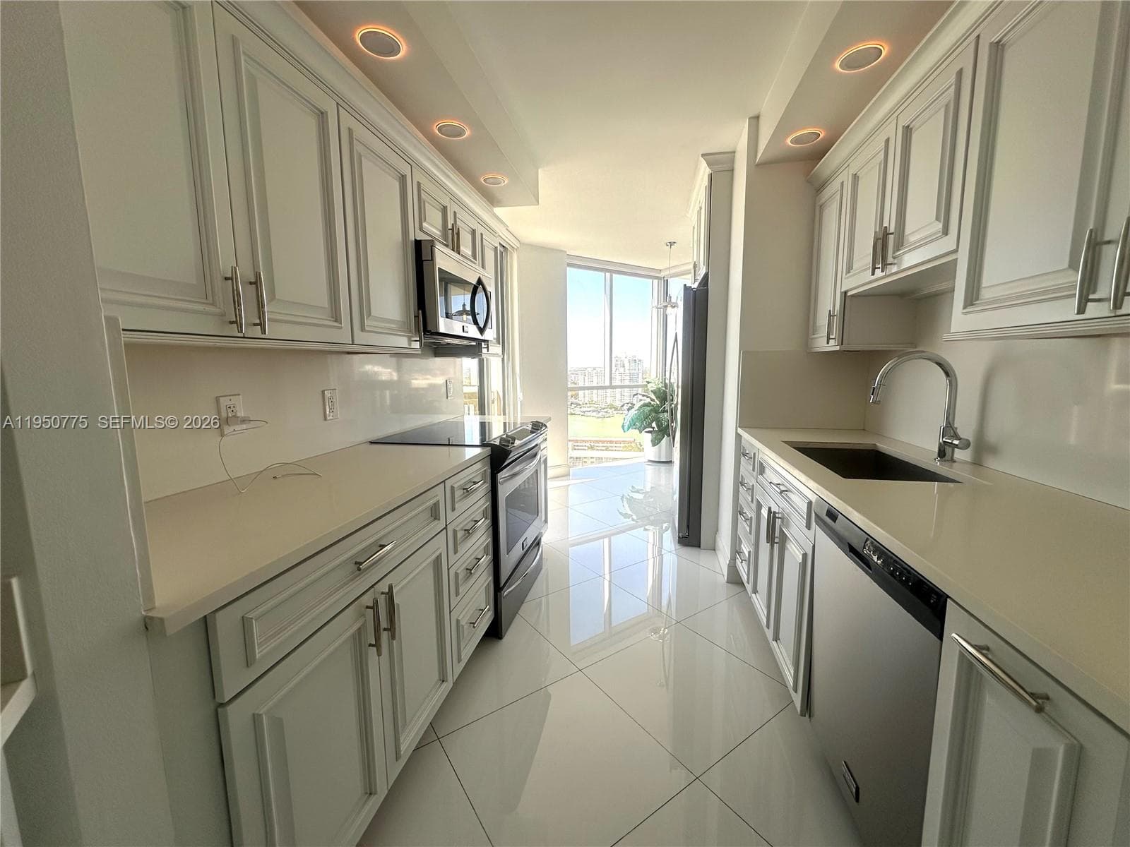 1000 ISL BLVD WILLIAMS IS · #2410 in Aventura - Photo 8