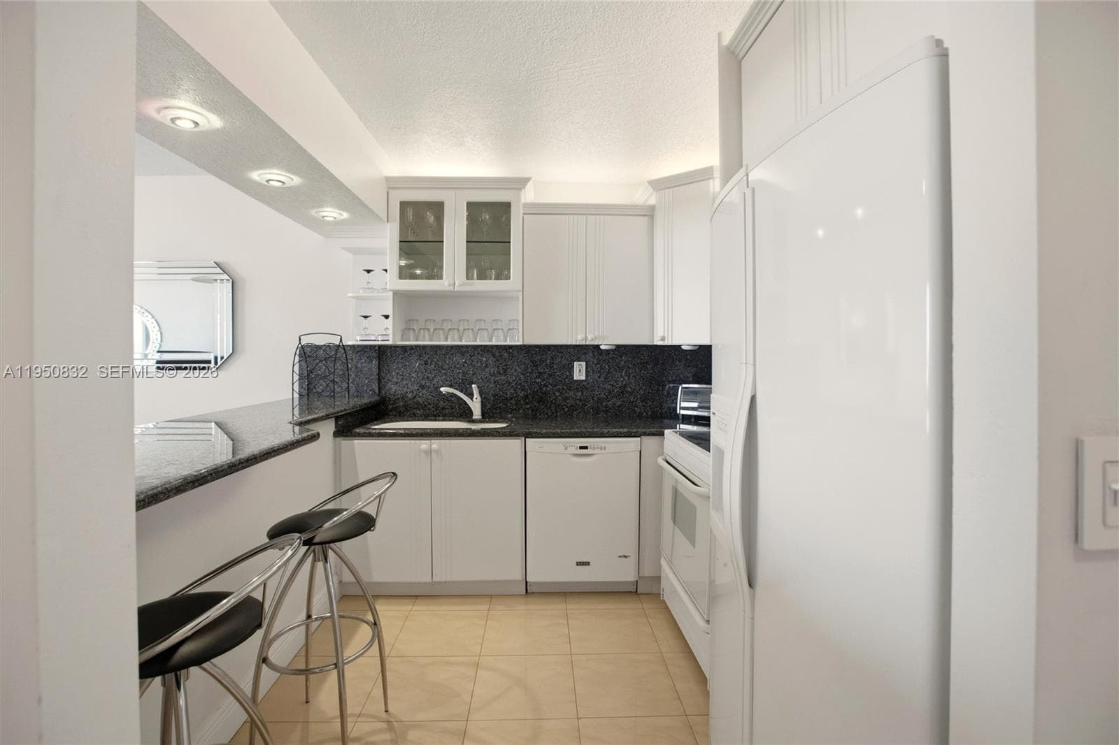 ROYAL ATLANTIC CONDO · #1024 in Miami Beach - Photo 13