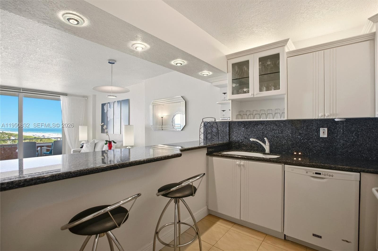 ROYAL ATLANTIC CONDO · #1024 in Miami Beach - Photo 17