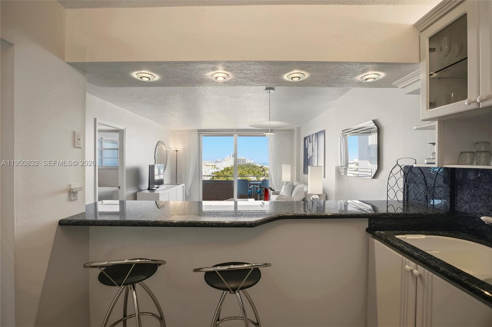 ROYAL ATLANTIC CONDO · #1024 in Miami Beach - Photo 16
