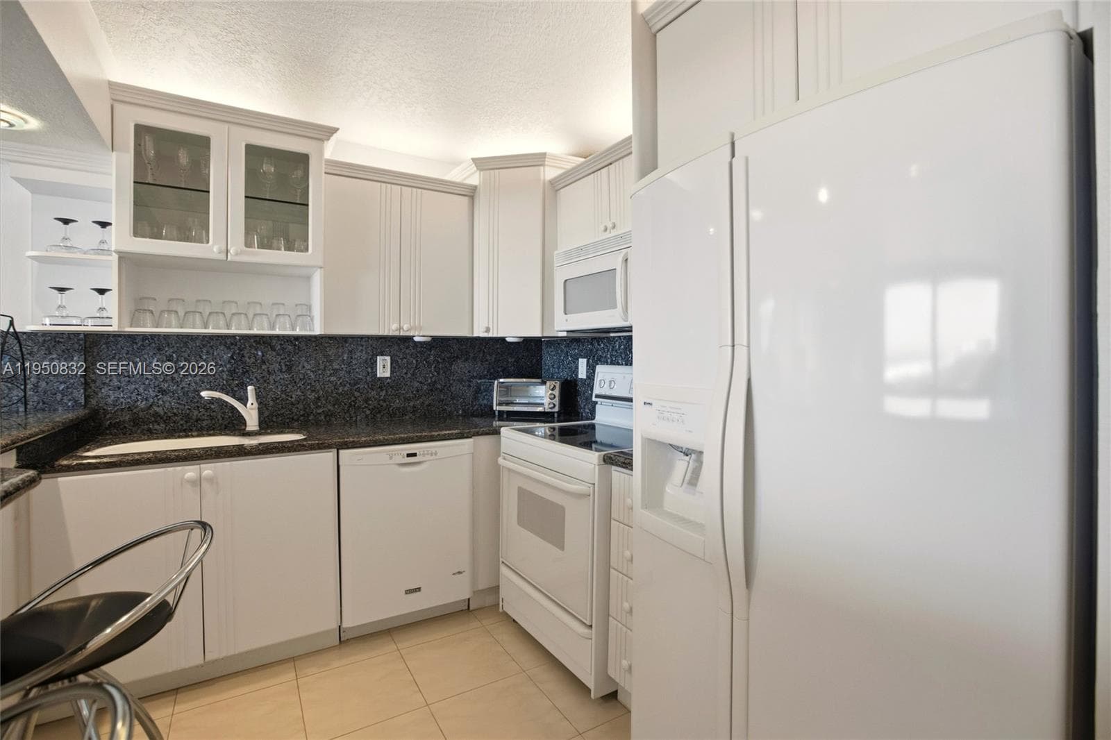 ROYAL ATLANTIC CONDO · #1024 in Miami Beach - Photo 14