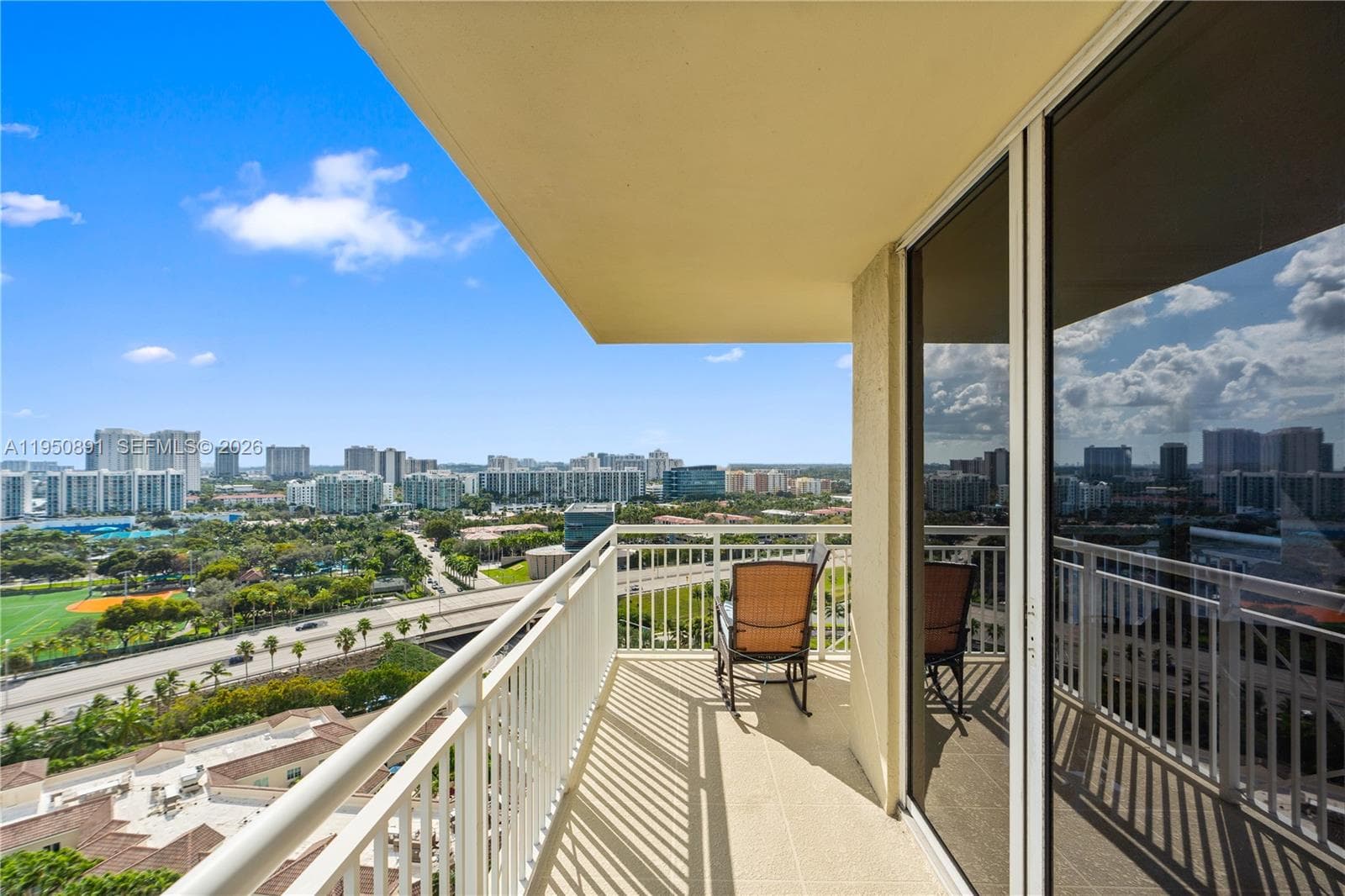 Turnberry on the Green · #1904 in Aventura - Photo 33