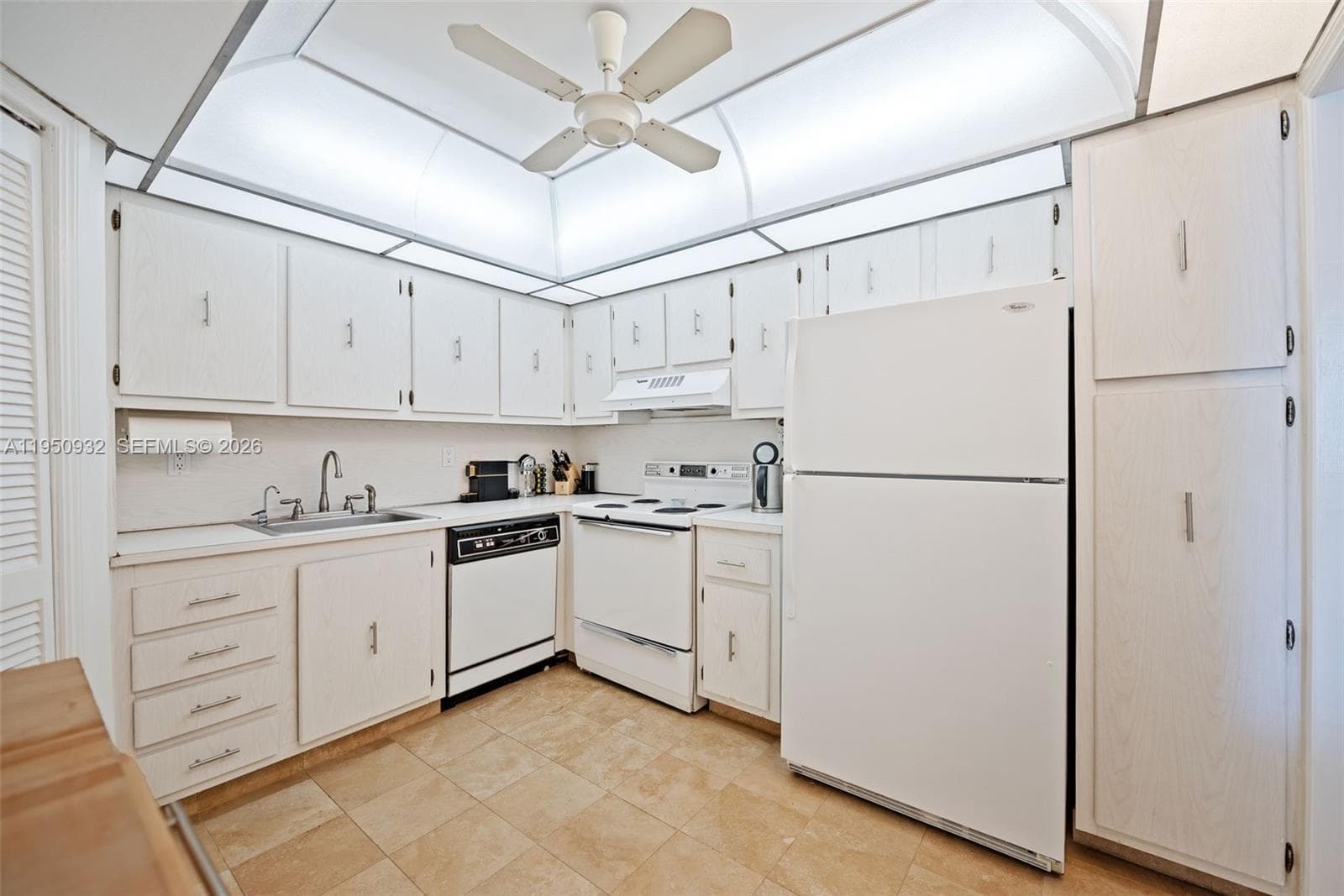 MANATEE · #1102 in Surfside - Photo 14
