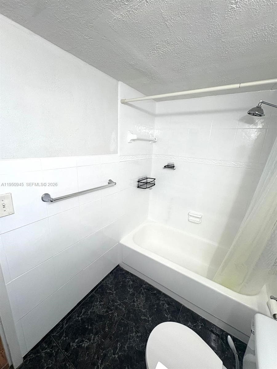 OCEANVIEW PARK CONDO · #605 in Hallandale Beach - Photo 8