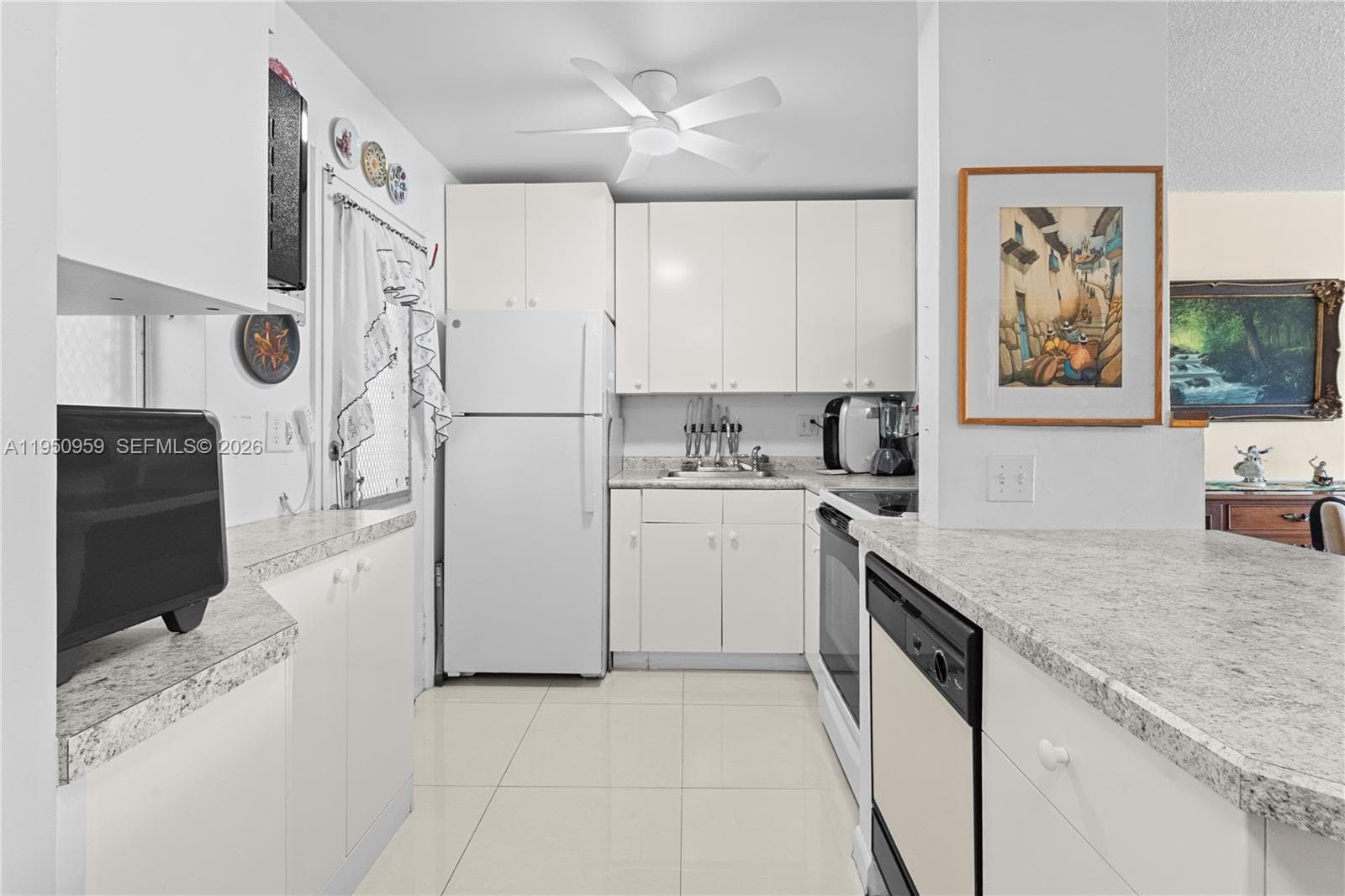 POINT EAST CONDO · #E-407 in Aventura - Photo 2