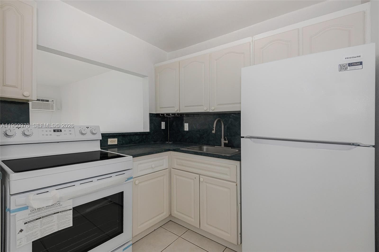 SUNSHINE BAY CONDO · #411 in Miami Beach - Photo 14