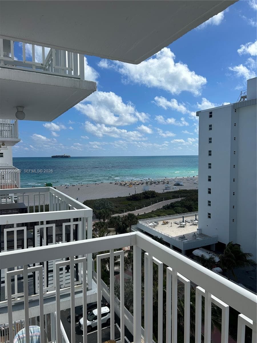 THE PRESIDENTIAL CONDO · #810 in Miami Beach - Photo 6