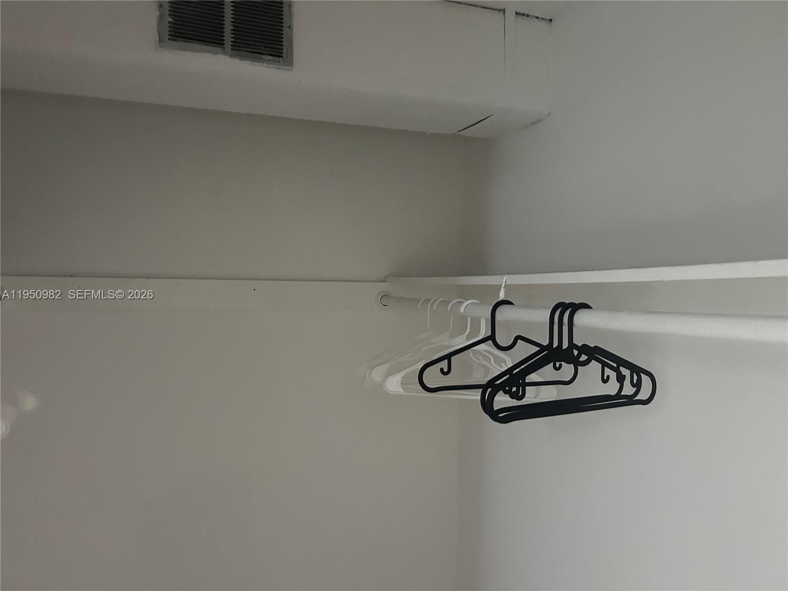 THE PRESIDENTIAL CONDO · #810 in Miami Beach - Photo 5