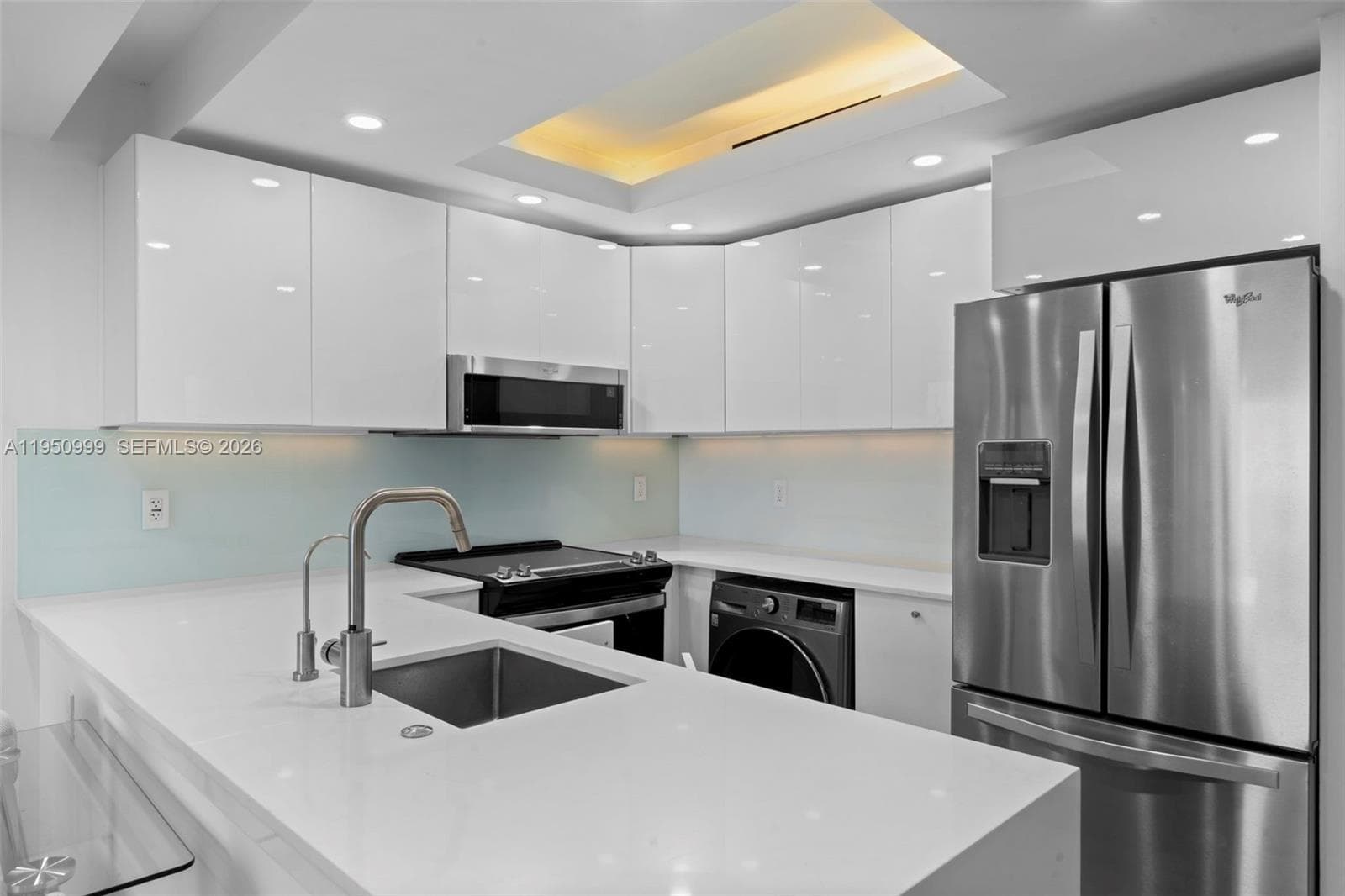 OCEAN POINT CONDO · #326 in Miami Beach - Photo 8