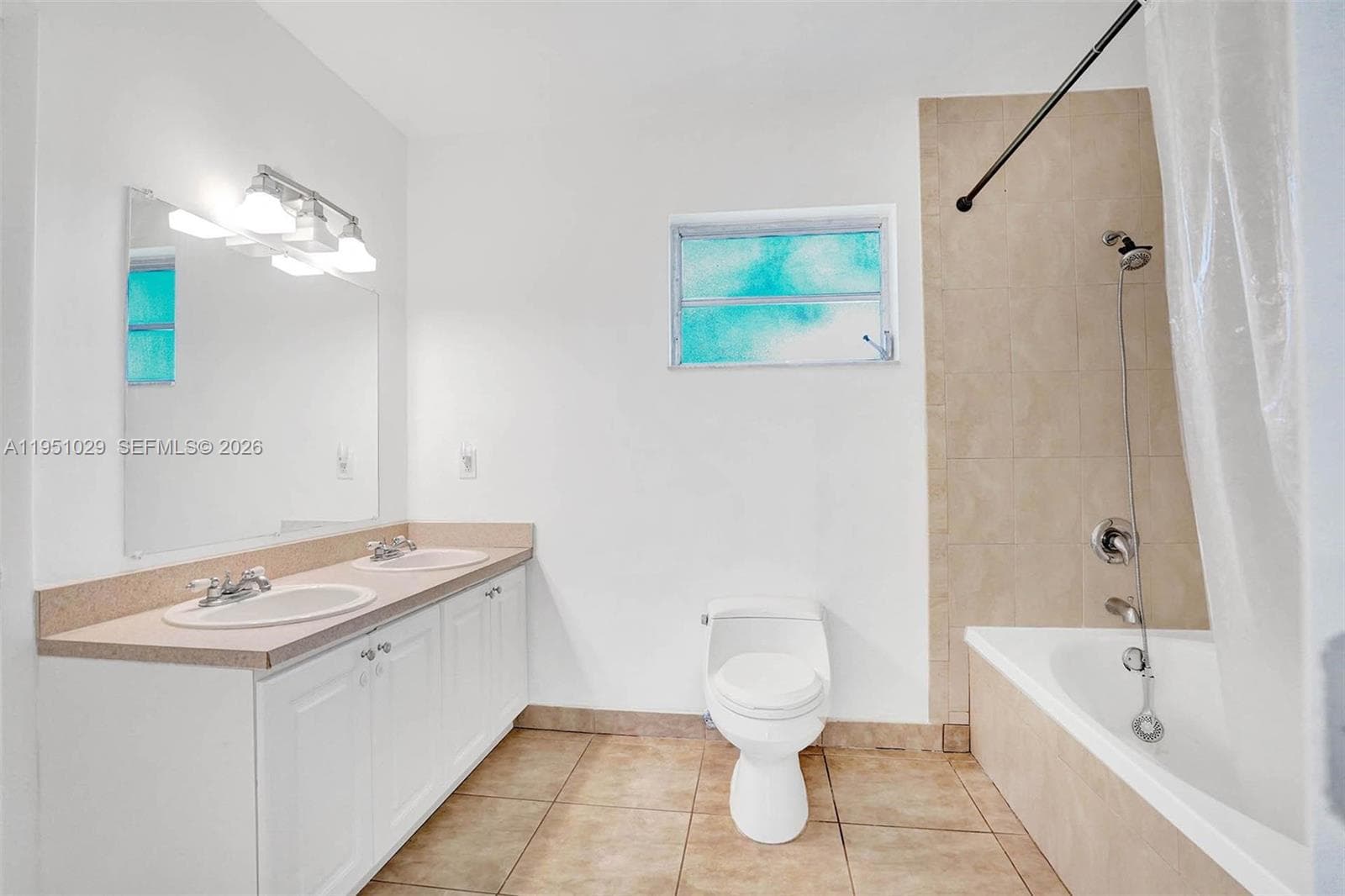 7525 W Treasure Dr photo 27