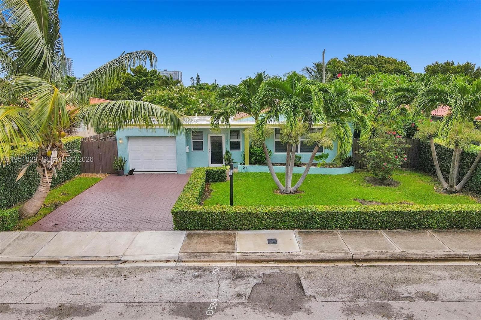7525 W Treasure Dr photo 52