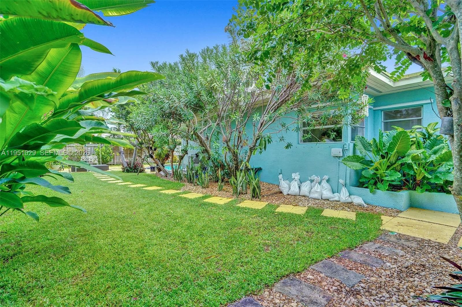 7525 W Treasure Dr photo 46