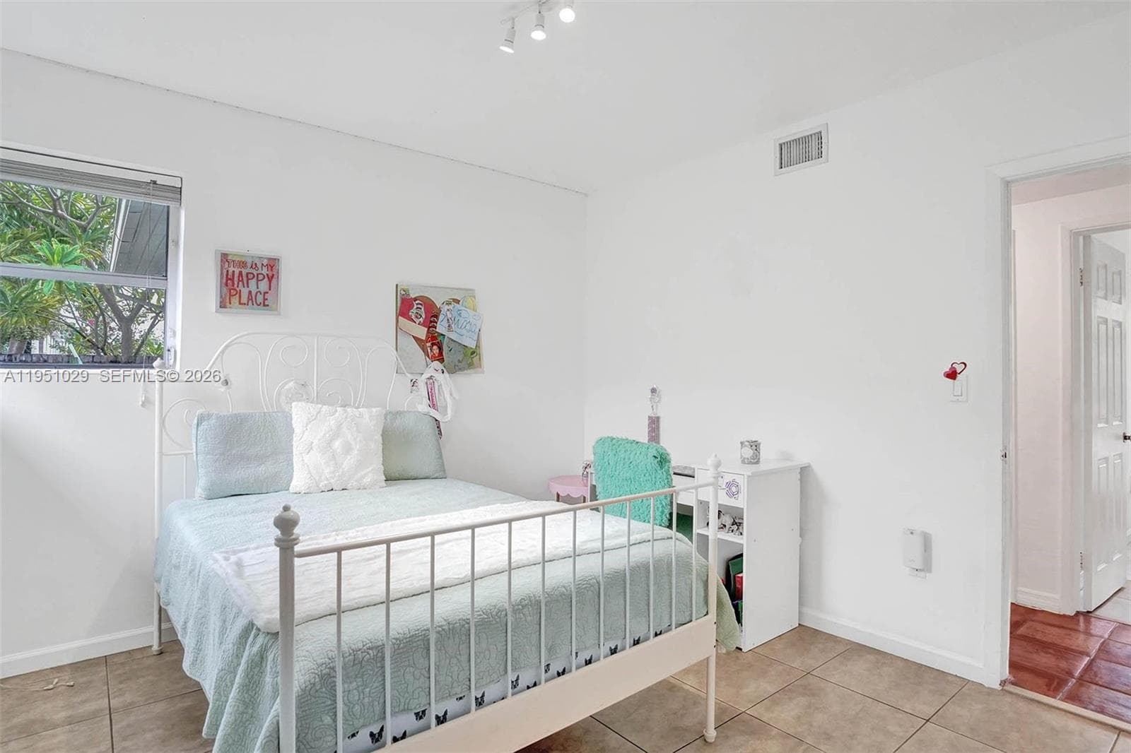 7525 W Treasure Dr photo 32
