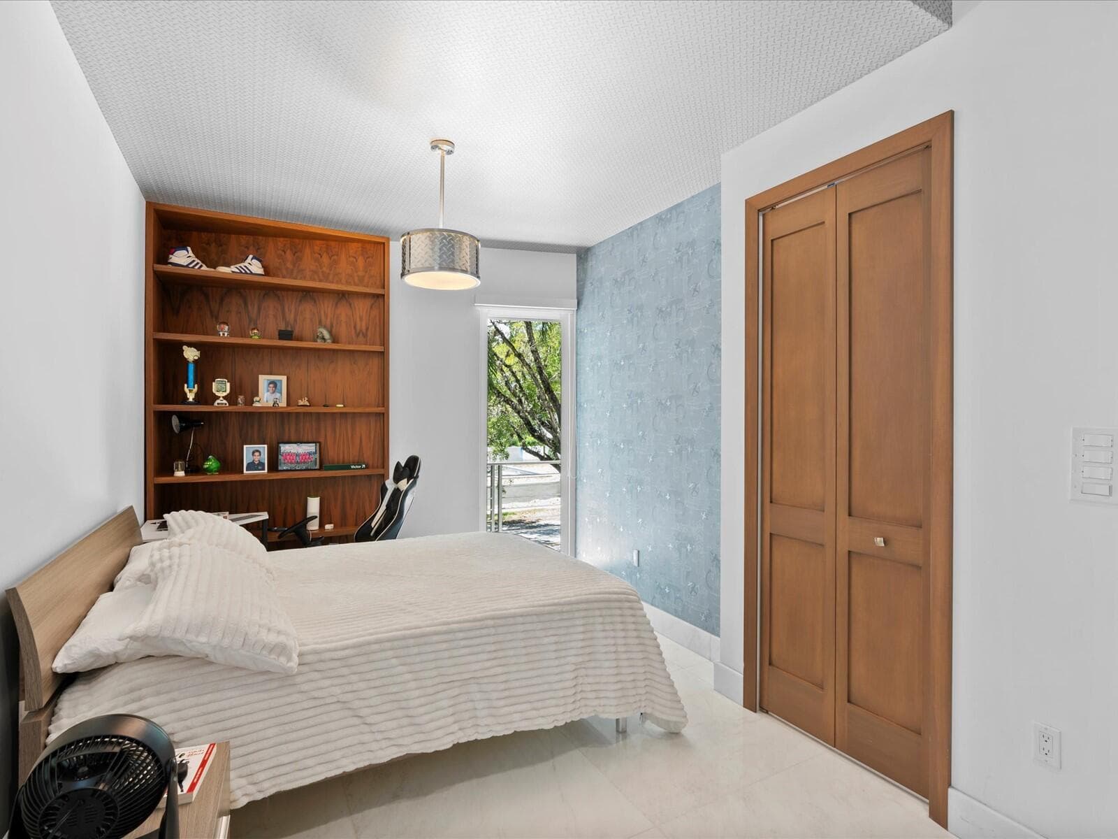 87-Bedroom