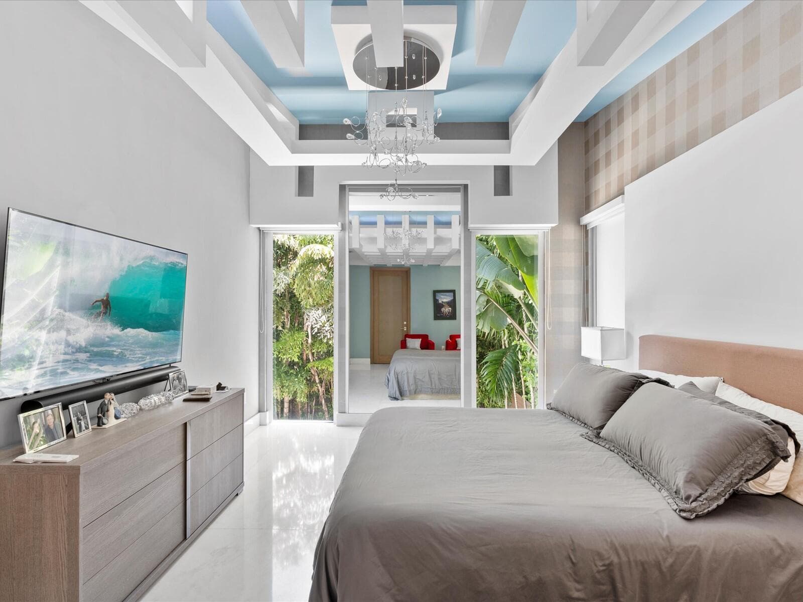 75-Bedroom