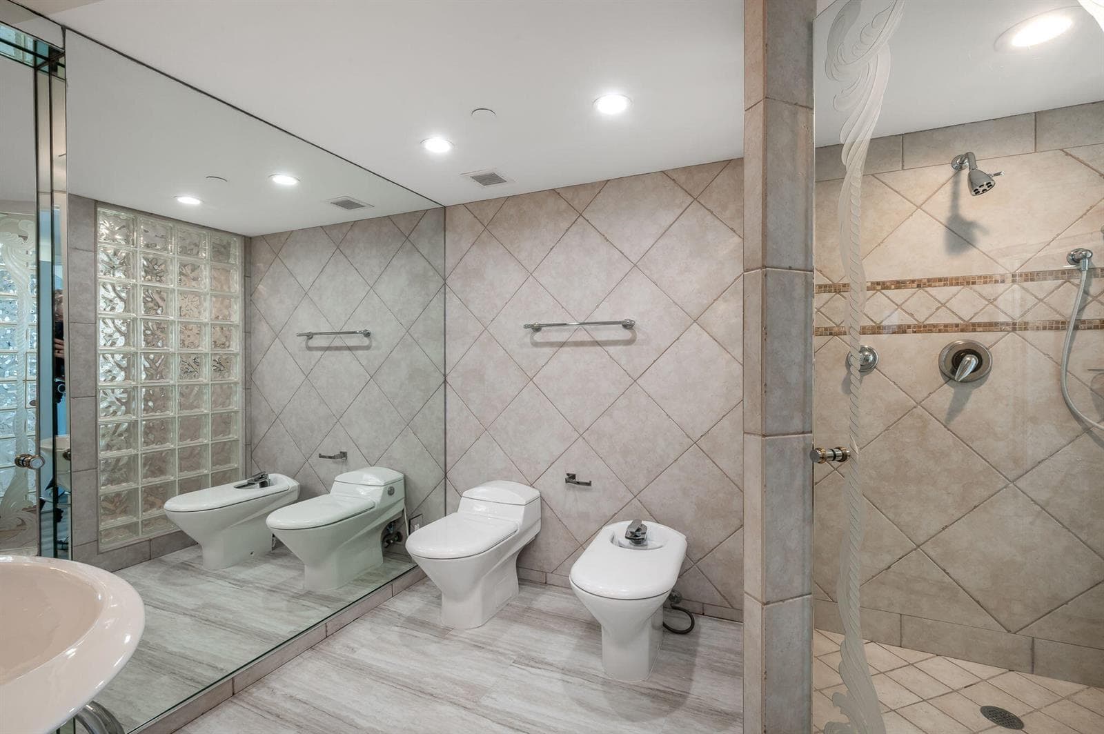 32-web-or-mls-photo-32