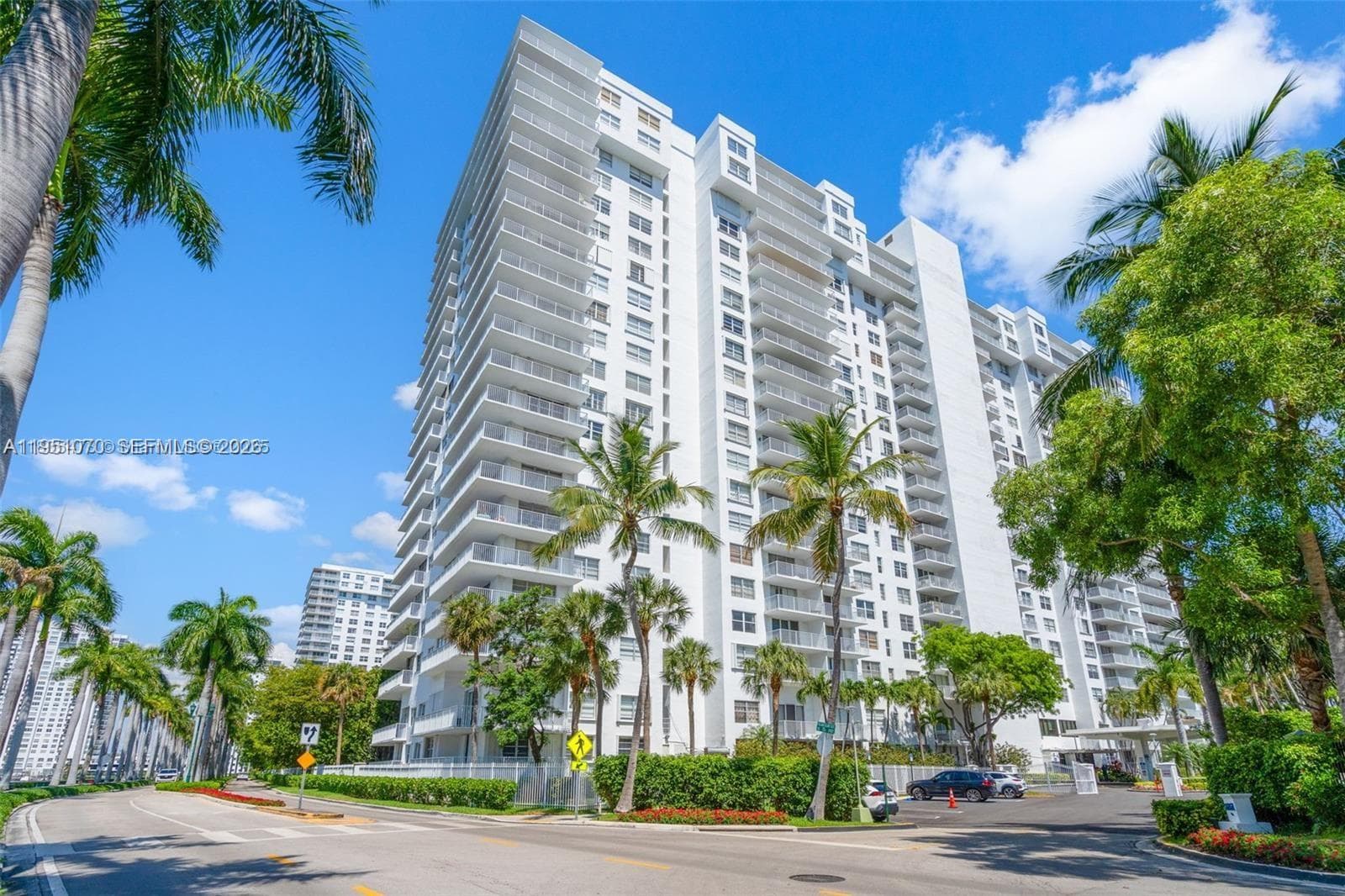 ADMIRALS PORT CONDO WEST · #515W in Aventura - Photo 4