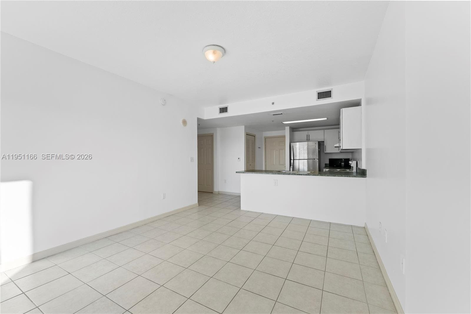 EMERALD PLAZA ON CORAL WA · #706 in Miami - Photo 4