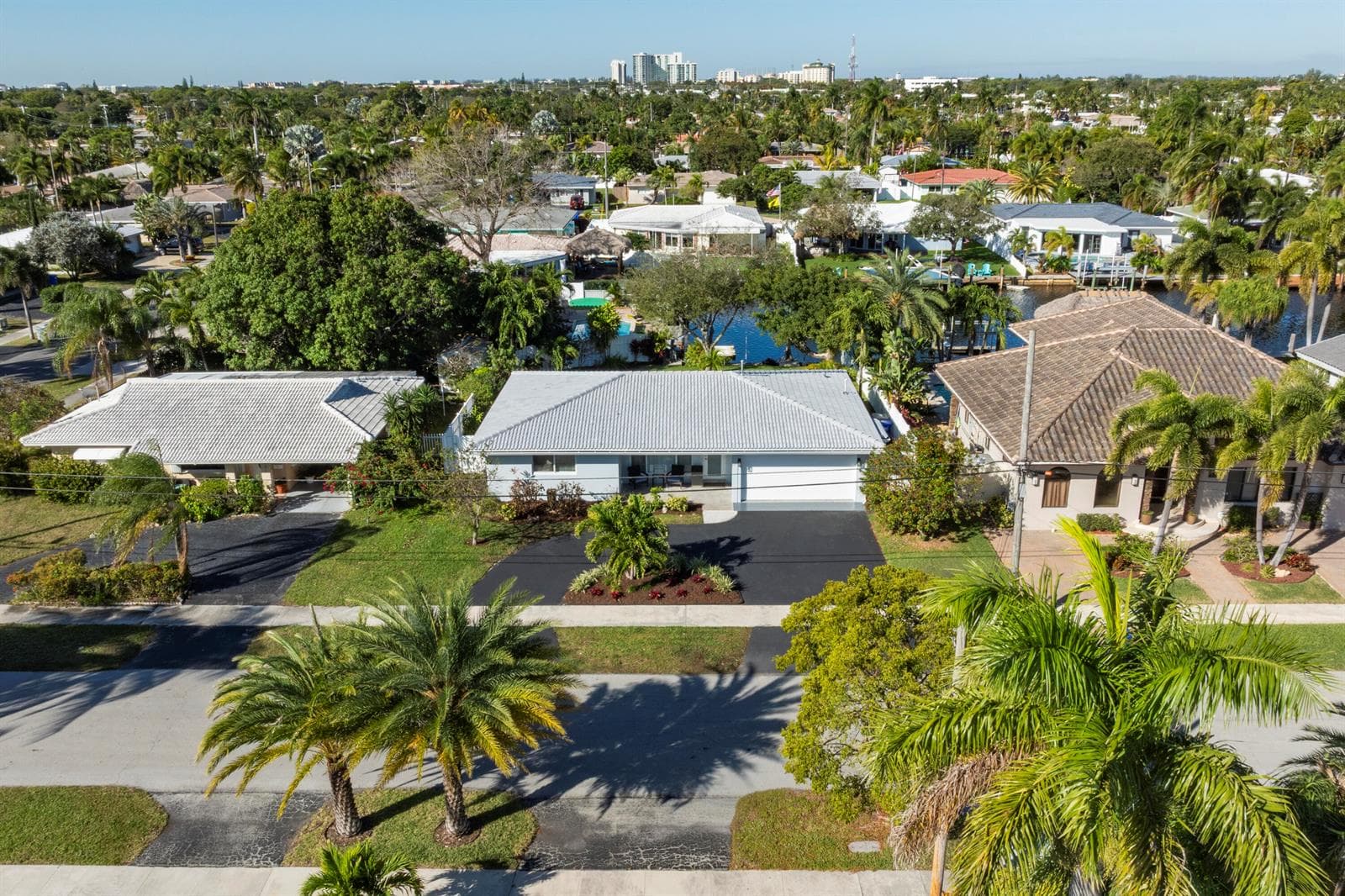 Nice Drone - Front of house with drivewa