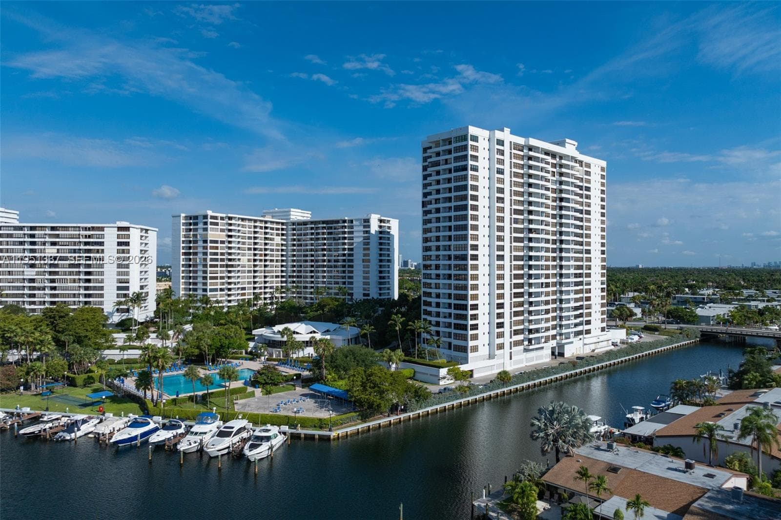Olympus Condo · #2517 in Hallandale Beach - Photo 1