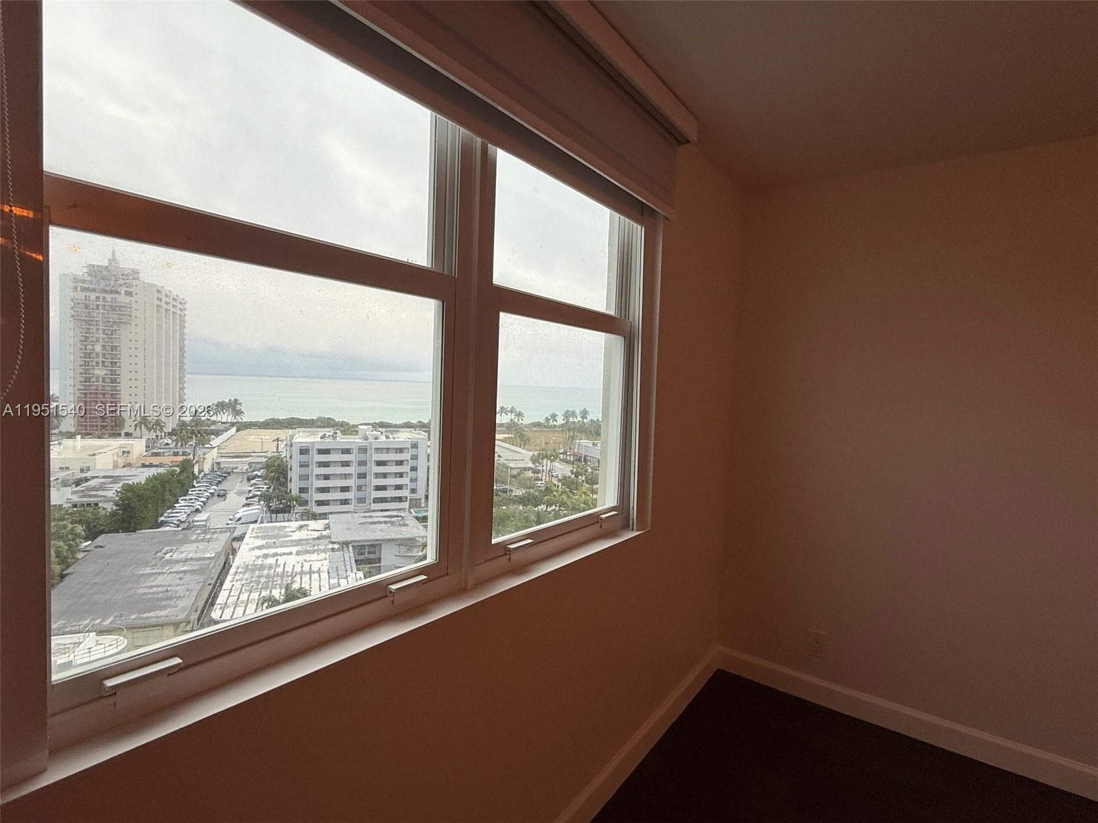 AQUASOL CONDO · #11D in Miami Beach - Photo 27