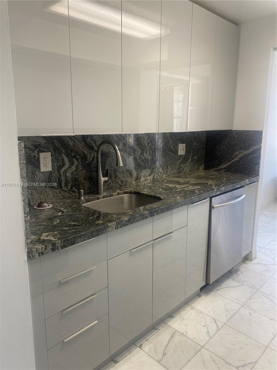 WINSTON TOWER 300 CONDO · #1206 in Sunny Isles Beach - Photo 6