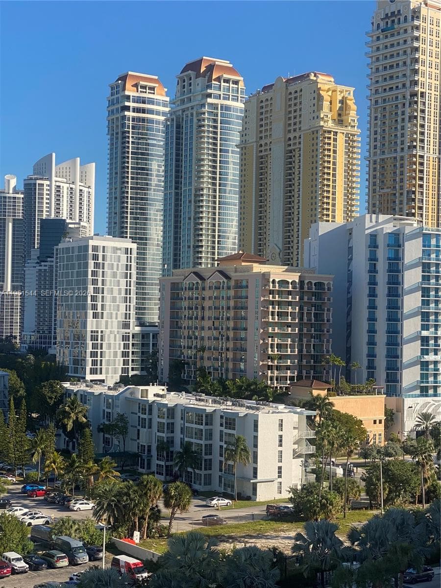 WINSTON TOWER 300 CONDO · #1206 in Sunny Isles Beach - Photo 3