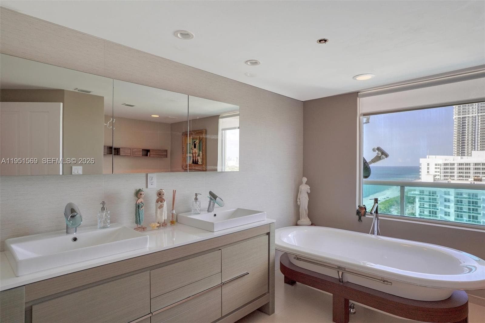 CAPOBELLA CONDO · #2107 in Miami Beach - Photo 12