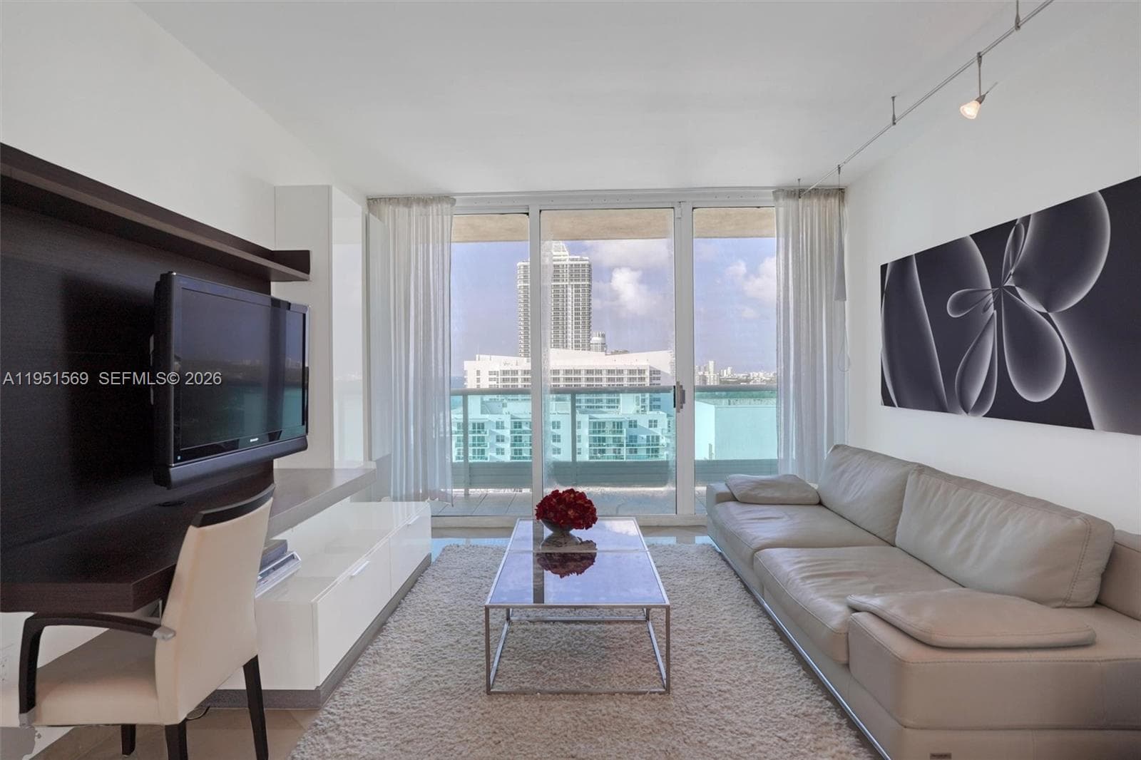 CAPOBELLA CONDO · #2107 in Miami Beach - Photo 5