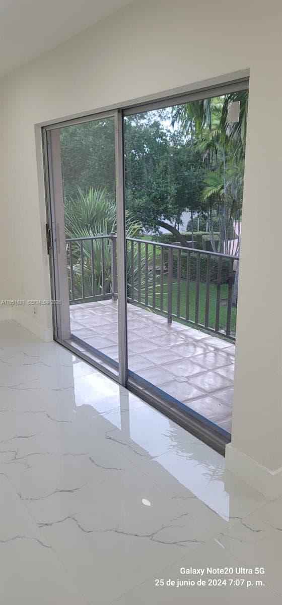 KINGSTON SQUARE CONDO · #L8 in Miami - Photo 13