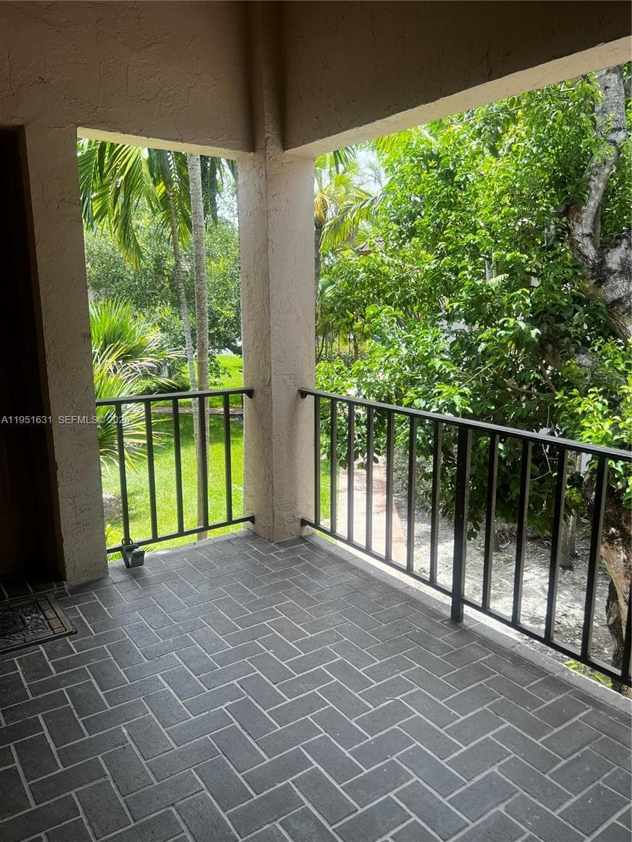 KINGSTON SQUARE CONDO · #L8 in Miami - Photo 3