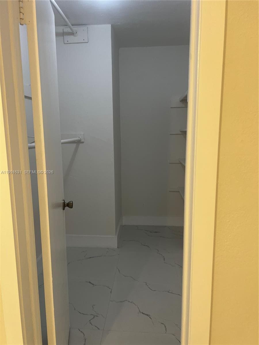 KINGSTON SQUARE CONDO · #L8 in Miami - Photo 32