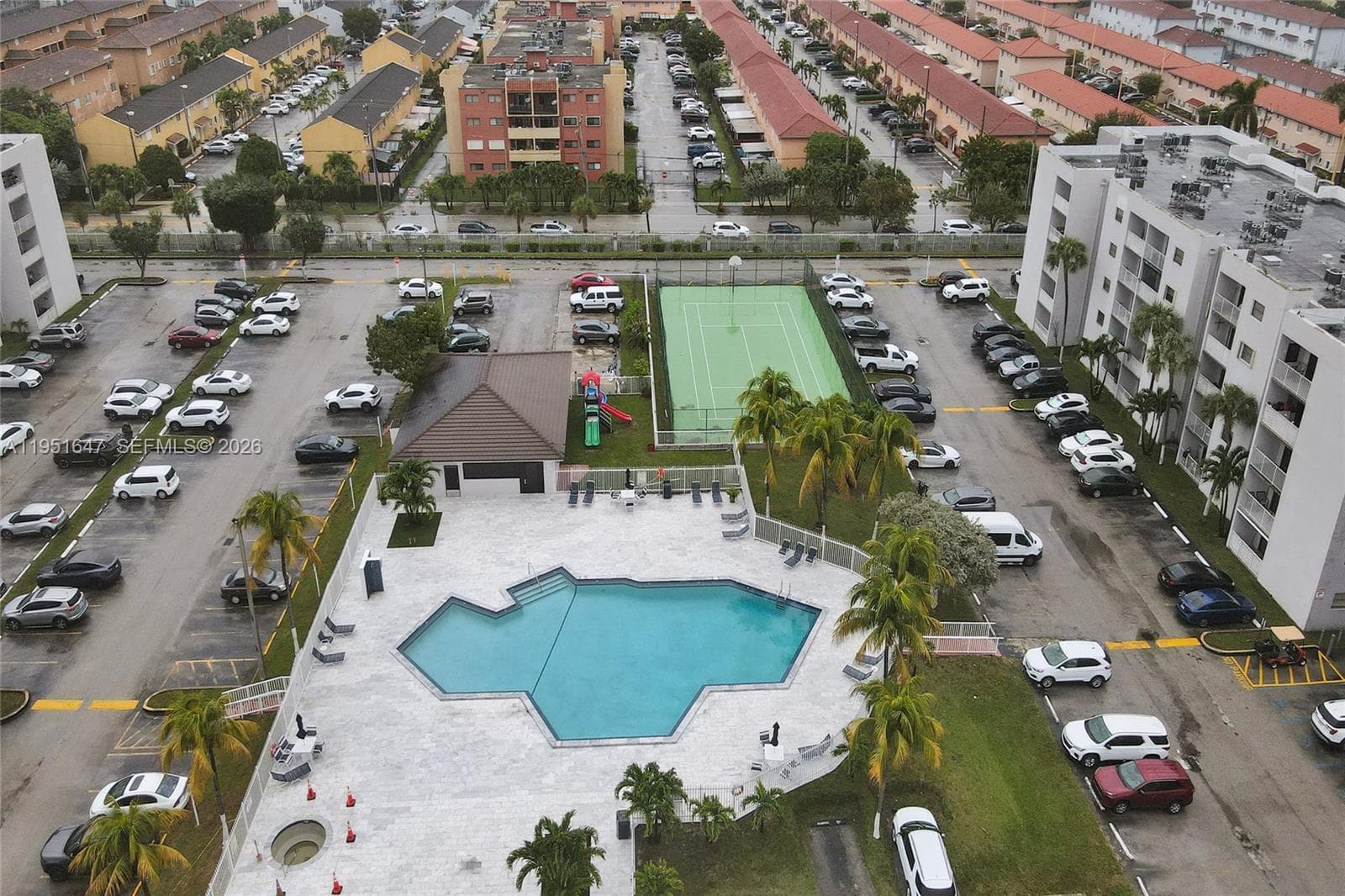 FONTAINEBLEAU GARDENS · #315 in Miami - Photo 6