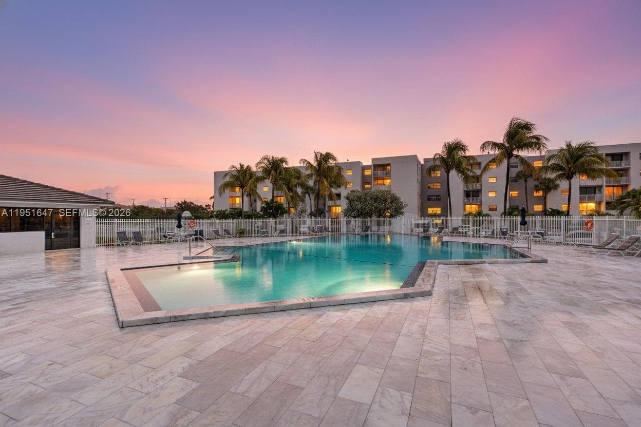 FONTAINEBLEAU GARDENS · #315 in Miami - Photo 4