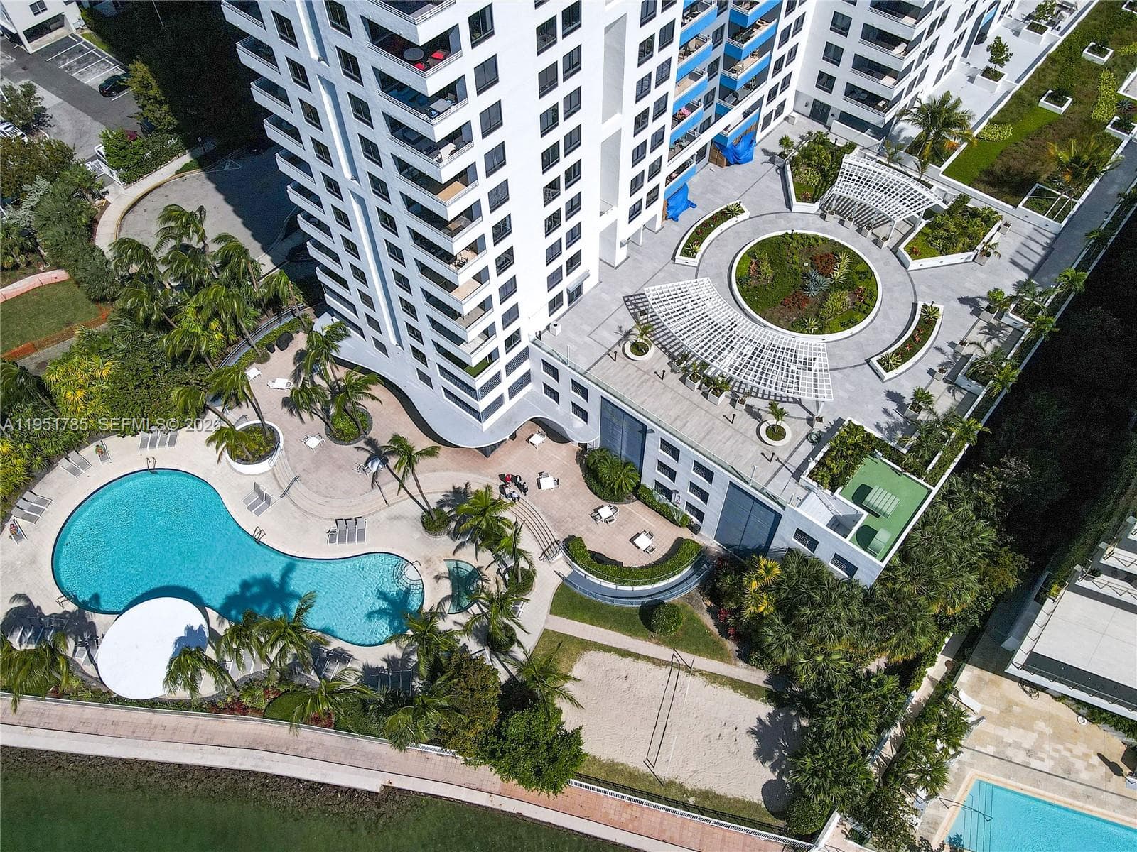 THE WAVERLY AT SOUTH BEAC · #1113 in Miami Beach - Photo 2